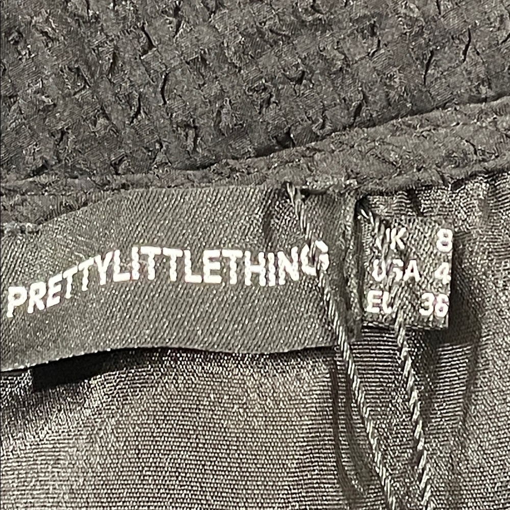 PRETTY LITTLE THING BLACK CRINKLE CUP DETAIL TIERED SKIRT SKATER DRESS SIZE 4 - Picture 10 of 15